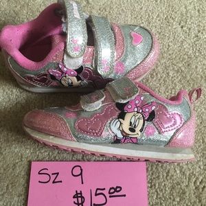 Super cute Minnie Mouse tennis shoes